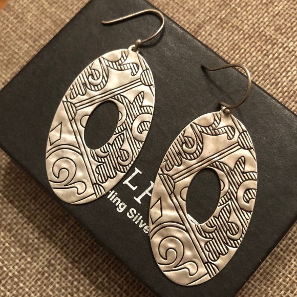 Rare Retired Silpada Etched Sterling Silver Earrings W2136 - Picture 11 of 11